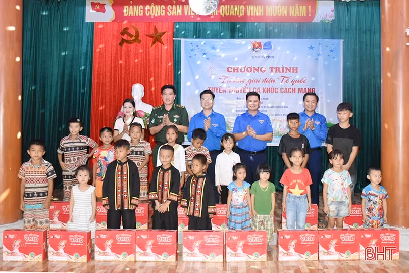 Tuổi trẻ tổ chức nhiều hoạt động thiết thực, ý nghĩa tại bản Rào Tre