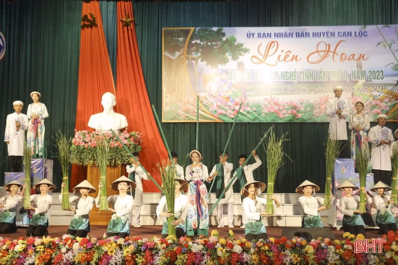 17 câu lạc bộ tham dự liên hoan dân ca ví, giặm Nghệ Tĩnh