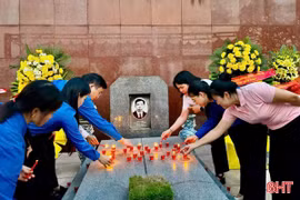 Nhiều người dân tri ân, tưởng nhớ Tổng Bí thư Trần Phú 