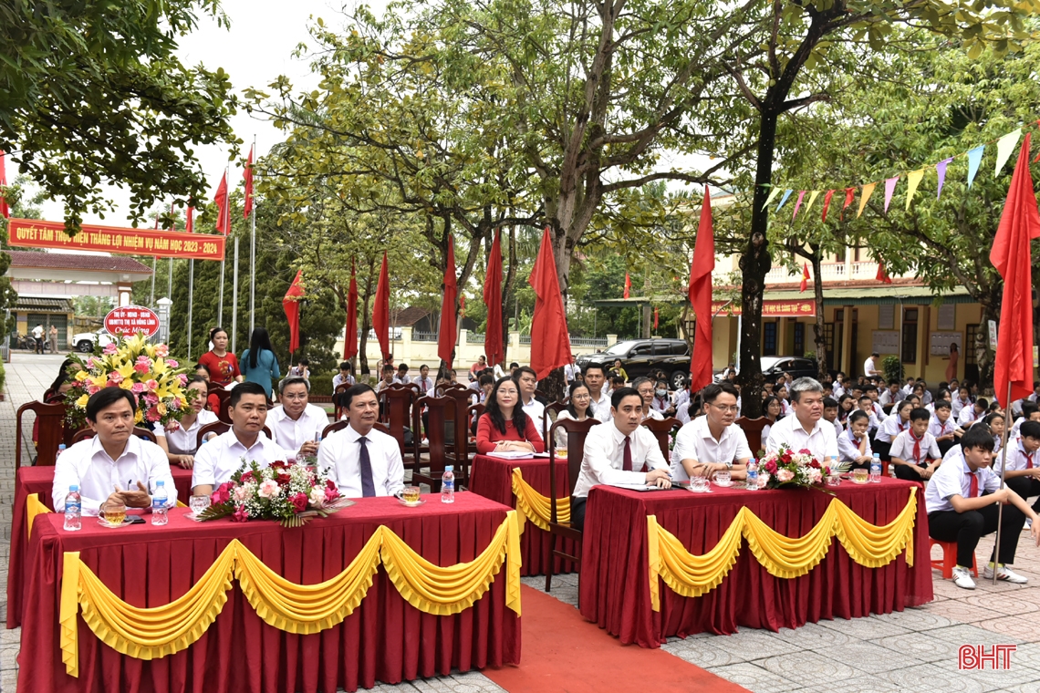 Các trường học ở Hà Tĩnh khai giảng năm học 2023 - 2024