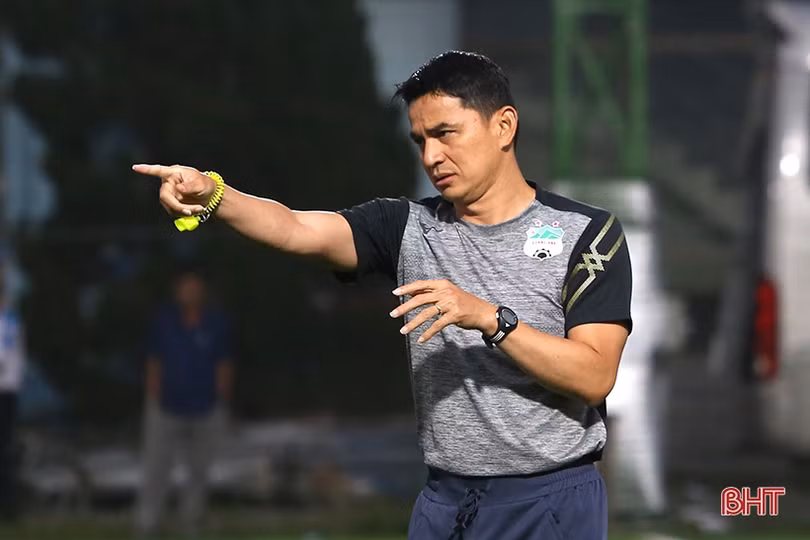 Văn Toàn, Công Phượng cùng đồng đội có buổi tập đầu tiên tại Hà Tĩnh