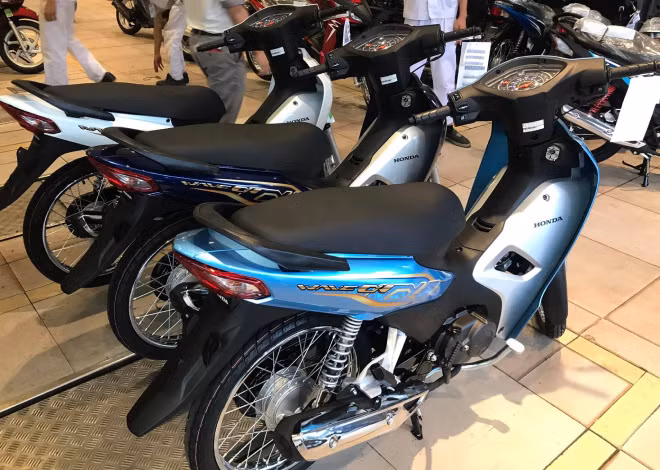 Đến lượt xe số bình dân Honda Wave Alpha 110 chênh giá kỷ lục
