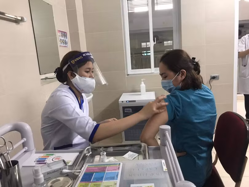 Đức nối lại tiêm chủng vaccine AstraZeneca