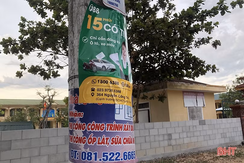 “Rác” trên cột điện, cây xanh ở Hà Tĩnh: Xử lý nhiều sao vẫn tái diễn?