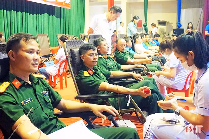 Ngày hội hiến máu ở Hương Khê thu về 297 đơn vị máu