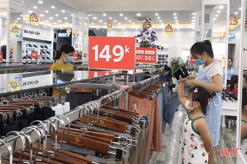 Ngành bán lẻ “đua” khuyến mãi dịp lễ 2/9