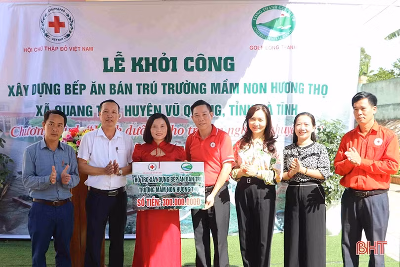 Hỗ trợ trường mầm non xã biên giới Hà Tĩnh 300 triệu đồng xây bếp ăn bán trú