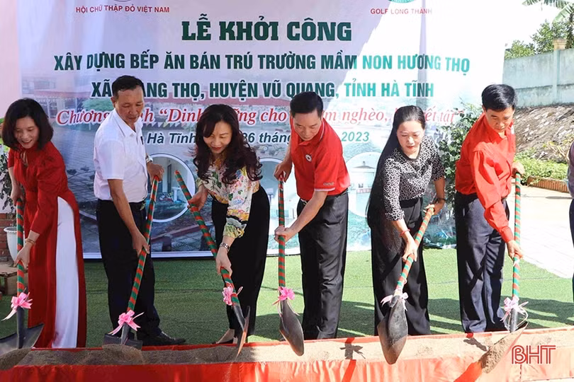 Hỗ trợ trường mầm non xã biên giới Hà Tĩnh 300 triệu đồng xây bếp ăn bán trú