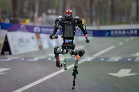Robot Trung Quốc phá kỷ lục của Usain Bolt
