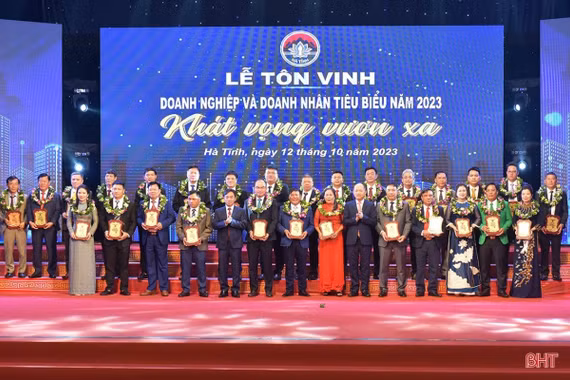 Hà Tĩnh phê duyệt Đề án tôn vinh doanh nghiệp, doanh nhân tiêu biểu giai đoạn 2026 - 2030
