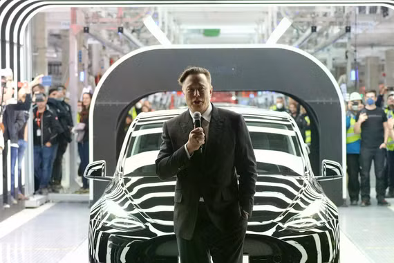 Tesla mở công ty tại Việt Nam: Bán xe hay tính chuyện xây nhà máy?