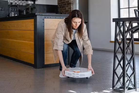 Robot hút bụi hay cây lau nhà hiệu quả hơn?
