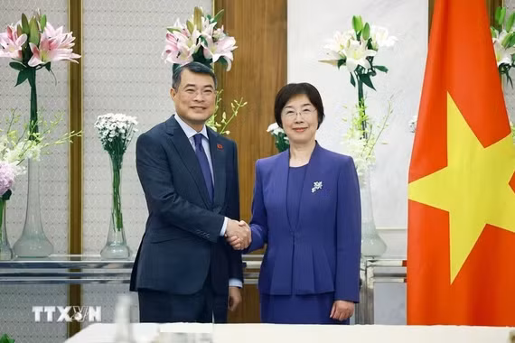 AIIB cam kết tiếp tục đồng hành cùng Việt Nam phát triển cơ sở hạ tầng bền vững