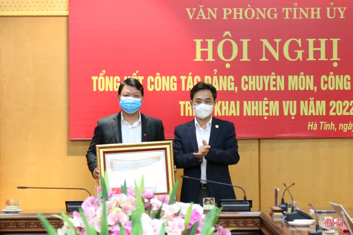 Tiếp tục đổi mới phương thức làm việc, phát huy trách nhiệm cán bộ, đảng viên nhằm nâng cao hiệu quả tham mưu, phục vụ
