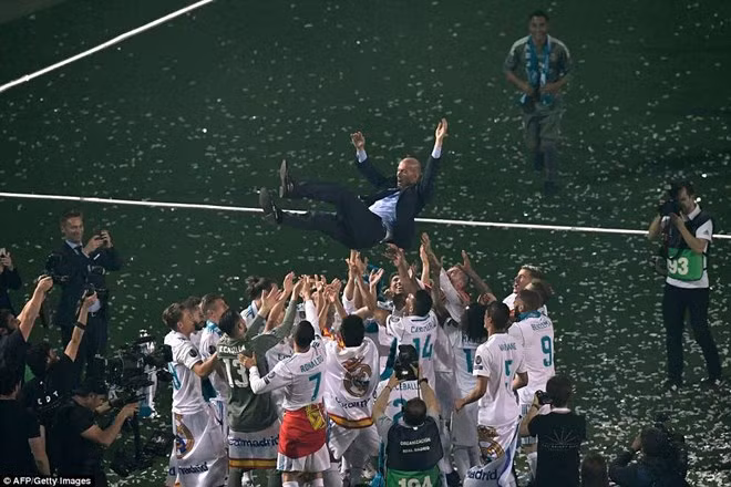 Biển người chào đón nhà vô địch Champions League Real Madrid