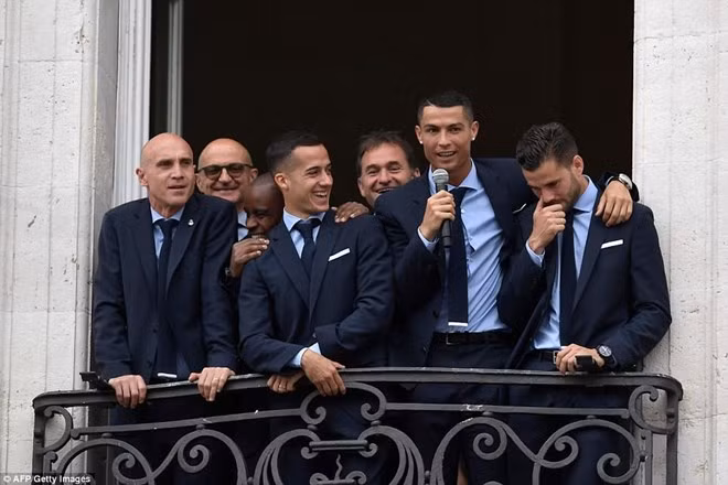 Biển người chào đón nhà vô địch Champions League Real Madrid