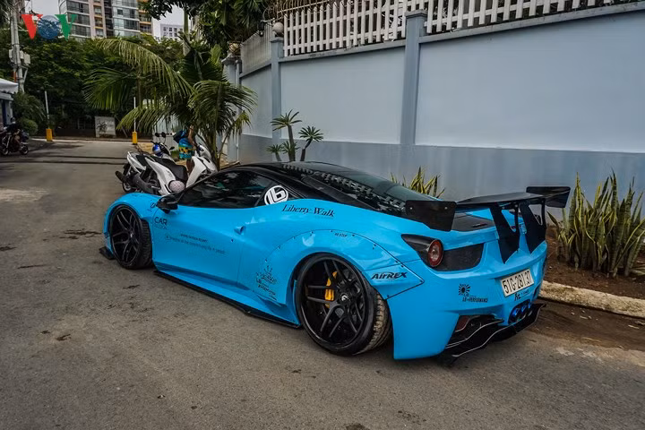 Liberty Walk Ferrari 458 Italia được chủ nhân chi 1 tỷ đồng để nâng cấp