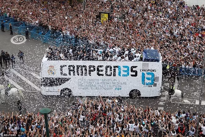 Biển người chào đón nhà vô địch Champions League Real Madrid