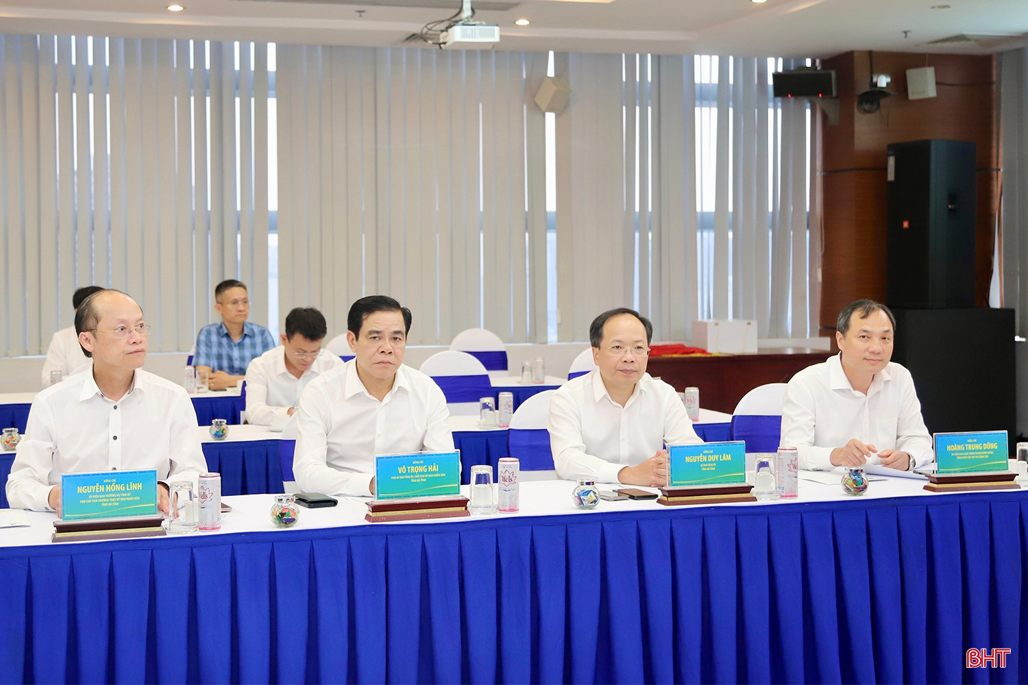 Đồng chí Hoàng Trung Dũng - Ủy viên BCH Trung ương Đảng, Tổng biên tập Tạp chí Cộng sản và các đồng chí lãnh đạo tỉnh Hà Tĩnh tham dự chương trình ký kết thỏa thuận hợp tác.