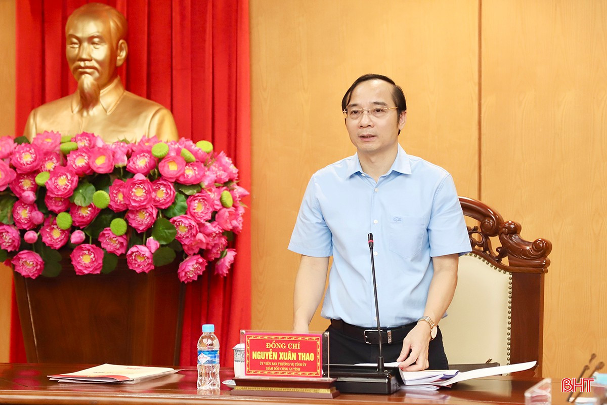 Thiếu tướng Nguyễn Xuân Thao - Ủy viên BTV Tỉnh uỷ, Giám đốc Công an tỉnh kết luận hội nghị.