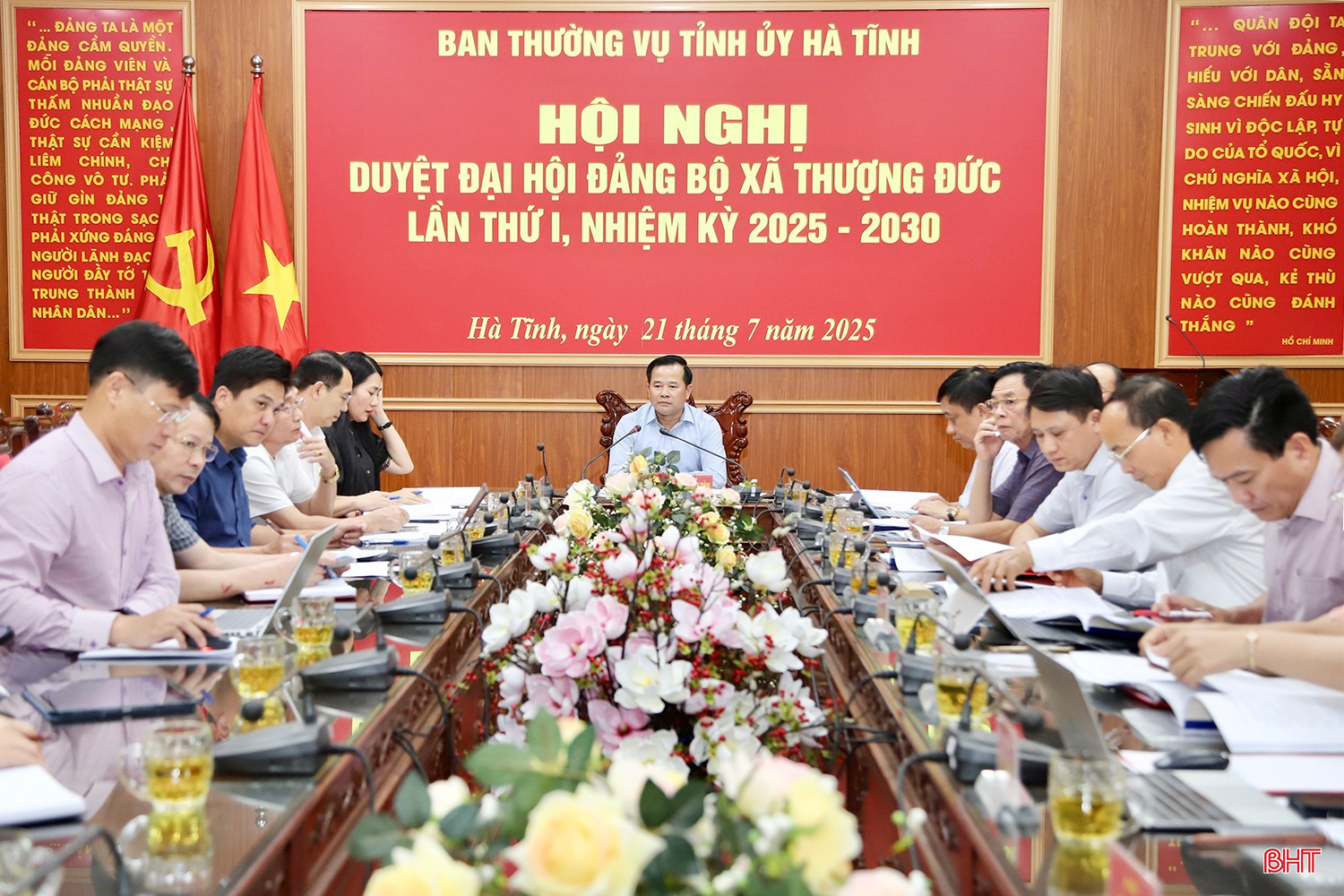Đại tá Nguyễn Xuân Thắng - Chỉ huy trưởng Bộ CHQS tỉnh chủ trì hội nghị.