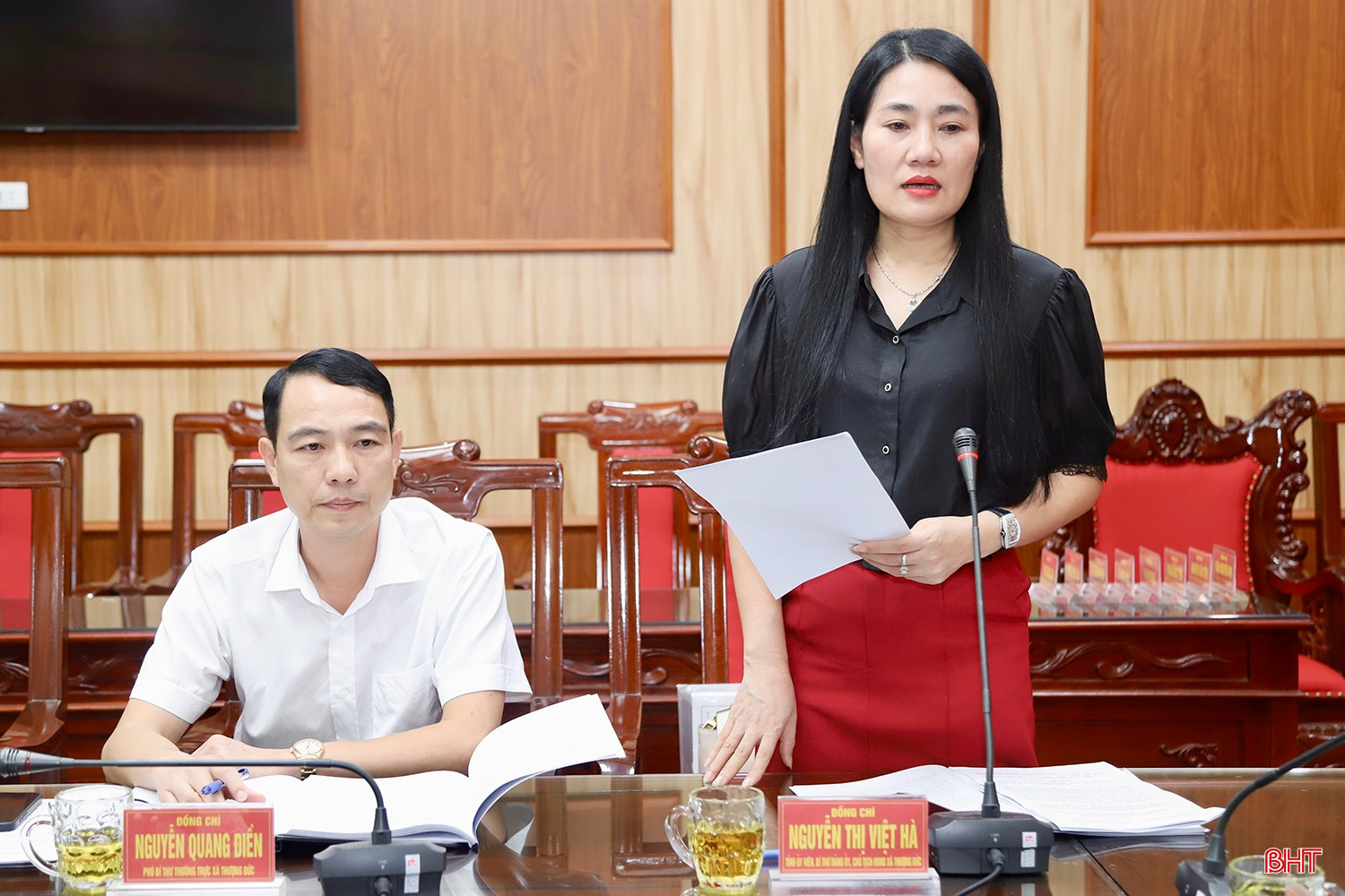 Bí thư Đảng ủy, Chủ tịch HĐND xã Thượng Đức Nguyễn Thị Việt Hà phát biểu tại hội nghị.