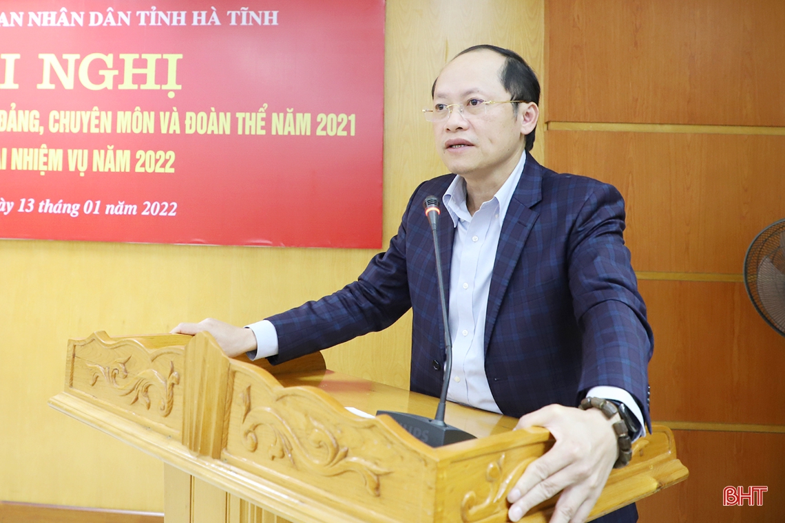 Văn phòng UBND tỉnh Hà Tĩnh tiếp tục thực hiện tốt công tác xây dựng Đảng và nhiệm vụ chính trị