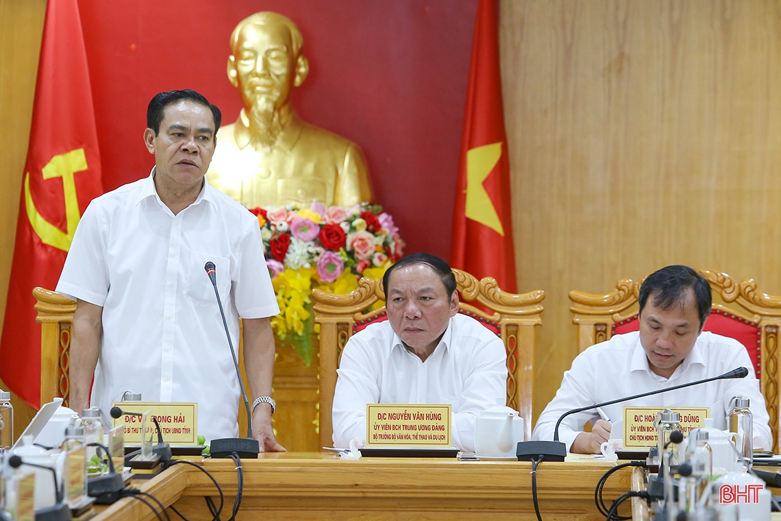 Bộ trưởng Bộ VH-TT&DL Nguyễn Văn Hùng: Hà Tĩnh cần xem xét xây dựng đề án làng văn hoá kiểu mẫu