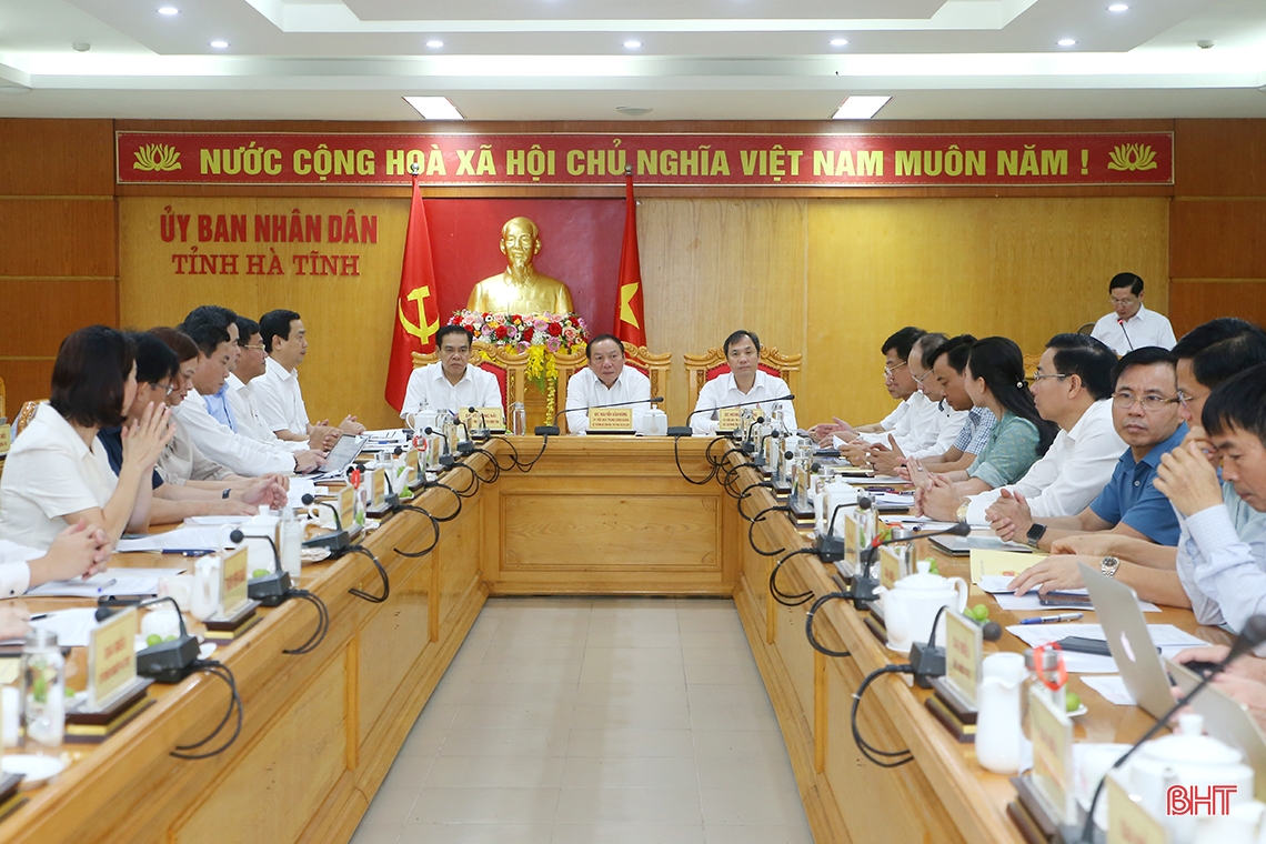 Bộ trưởng Bộ VH-TT&DL Nguyễn Văn Hùng: Hà Tĩnh cần xem xét xây dựng đề án làng văn hoá kiểu mẫu