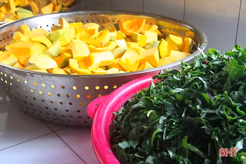 Mục sở thị bữa trưa bán trú của trẻ Mầm non I TP Hà Tĩnh