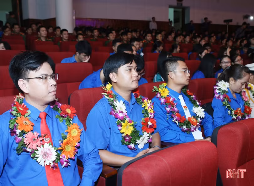 Đặc sắc chương trình nghệ thuật “Theo dấu chân Bác”