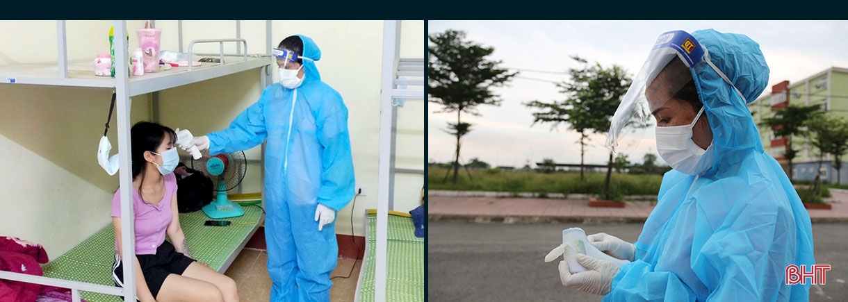 Chị Phạm Thị Thanh Hoa kiểm tra thân nhiệt cho các công dân cách ly y tế tại Khu cách ly KTX Mitraco (ảnh trái). Tuân thủ nghiêm ngặt quy trình để đảm bảo an toàn khi tiếp cận các trường hợp đang cách ly tập trung, chị Hoa bọc kỹ chiếc nhiệt kế đo thân nhiệt để tránh tiếp xúc với môi trường trong khu vực nguy hiểm (ảnh phải). “Chiến sỹ áo trắng” bền bỉ trong cuộc chiến với Covid-19 (Bài 2): Gồng mình bám địa bàn, ngăn dịch xâm nhập