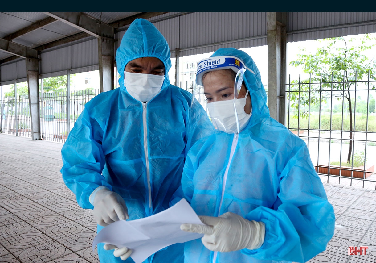 “Chiến sỹ áo trắng” bền bỉ trong cuộc chiến với Covid-19 (Bài 2): Gồng mình bám địa bàn, ngăn dịch xâm nhập