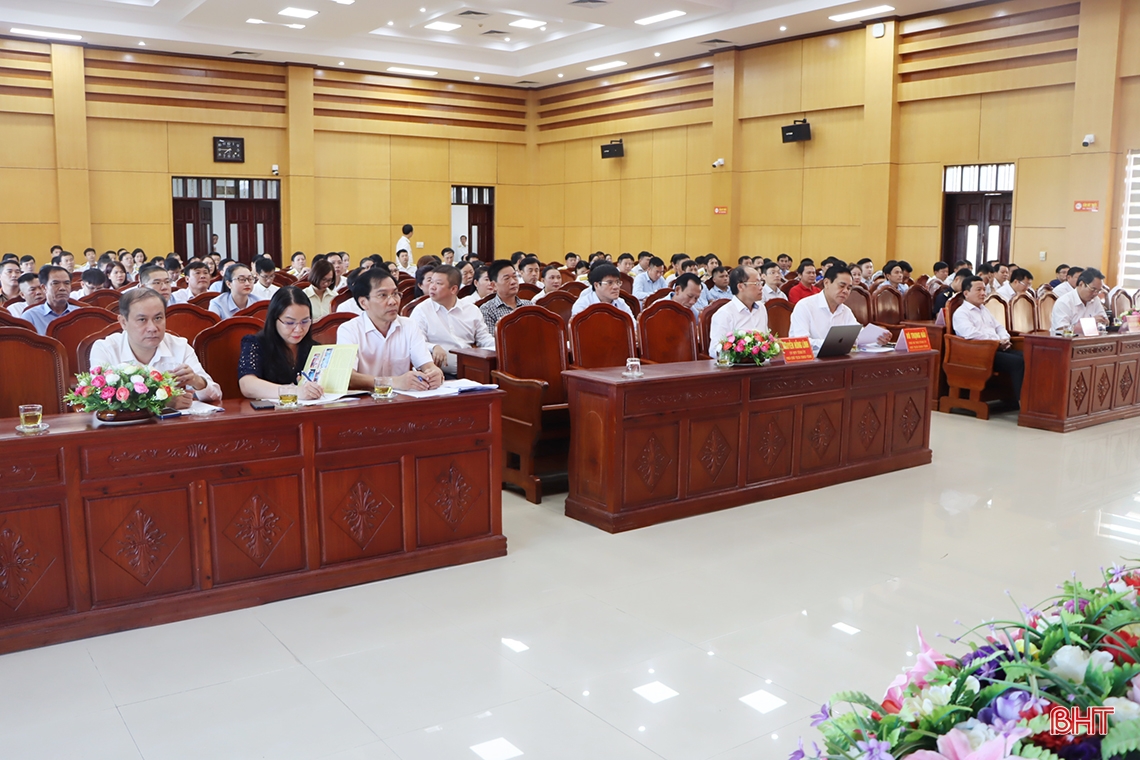 Cục Thuế Hà Tĩnh tuyên dương 101 người nộp thuế tiêu biểu năm 2021