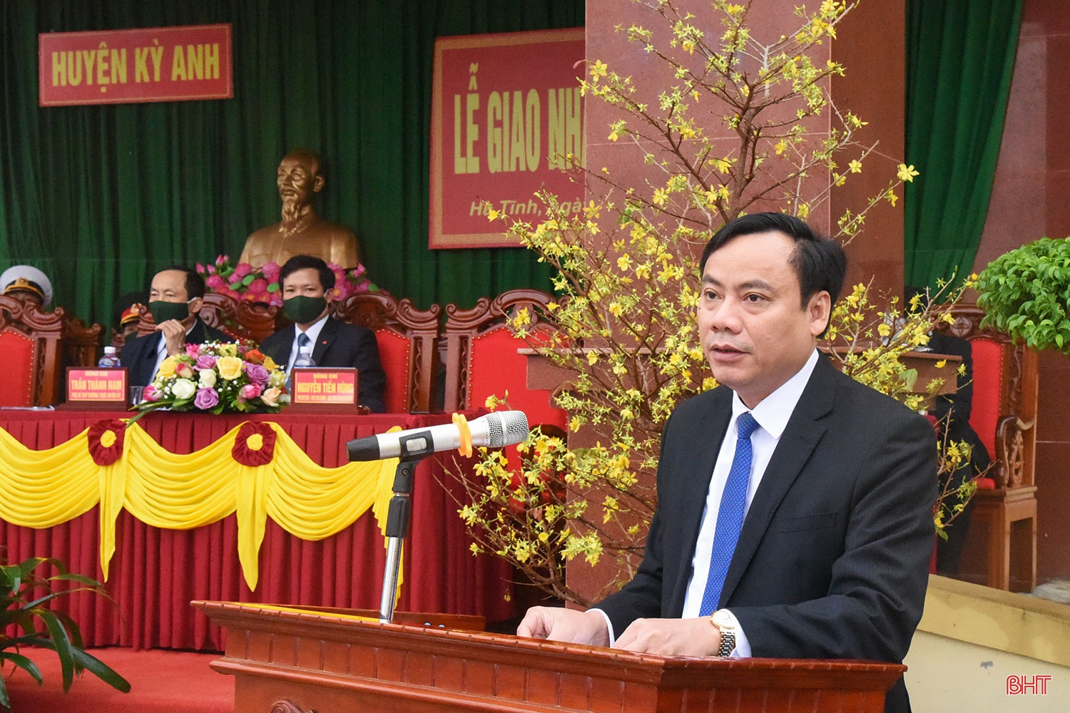 Làm tốt vai trò người đại biểu dân cử, đáp ứng nguyện vọng, quyền lợi chính đáng của cử tri, của Nhân dân