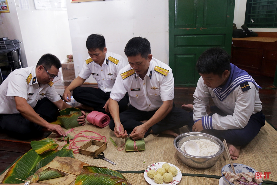 Đón xuân trên những “pháo đài thép” giữa biển trời Tổ quốc (bài 2): Vui xuân, chắc tay súng giữ biển trời Tổ quốc