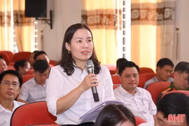 Cử tri đề xuất tăng lương, phụ cấp cho cán bộ xã, thôn tương xứng với yêu cầu nhiệm vụ