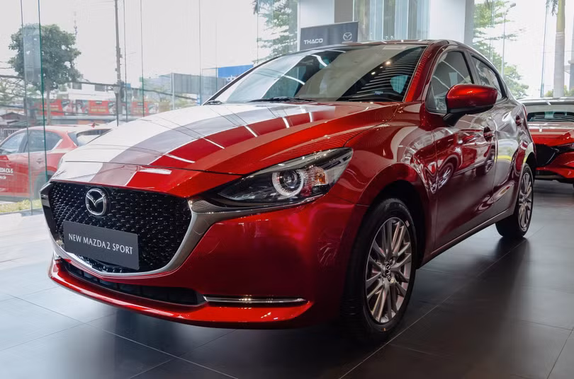 Mazda2 Sport và Suzuki Swift là những đại diện hiếm hoi còn sót lại trong phân khúc hatchback cỡ B. Ảnh: Mazda.