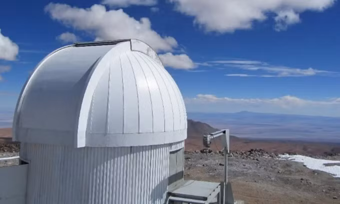 Đài thiên văn Atacama của Đại học Tokyo (TAO) được xây trên đỉnh một ngọn núi ở sa mạc Atacama. Ảnh: Dự án Đài thiên văn Atacama của Đại học Tokyo