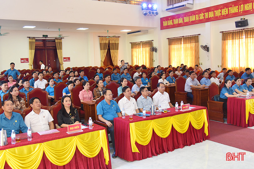 Các đại biểu dự lễ phát động.