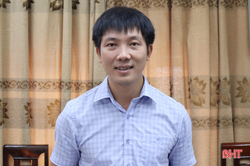 Trưởng phòng Quản lý đô thị thành phố Tô Thái Hòa báo cáo Đề án phân loại đô thị thành phố Hà Tĩnh mở rộng đạt tiêu chí đô thị loại II.