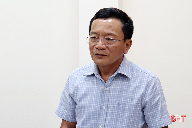 Phó Chủ tịch HĐND tỉnh Trần Văn Kỳ: Việc xét đề nghị công nhận thành phố Hà Tĩnh mở rộng đạt tiêu chí đô thị loại II đánh giá đúng vai trò, thực trạng phát triển đô thị của TP Hà Tĩnh trong hệ thống đô thị của tỉnh.