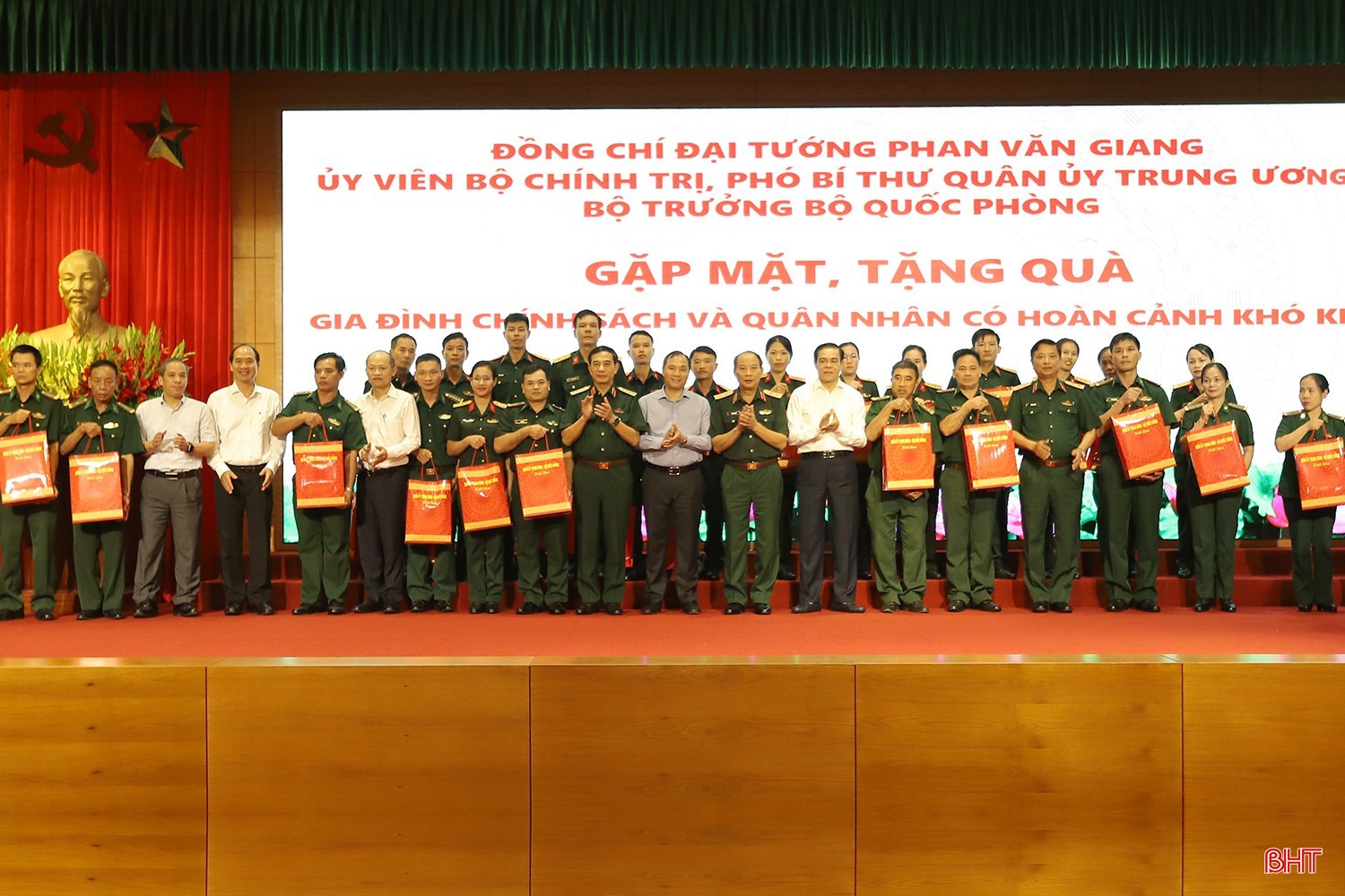 tang-qua-1-8974-8206-3479.jpg