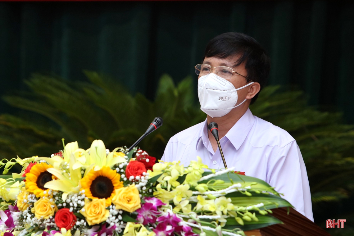 Quyết liệt thực hiện nhiệm vụ phát triển KT-XH nhưng không tách rời công tác phòng dịch Covid-19