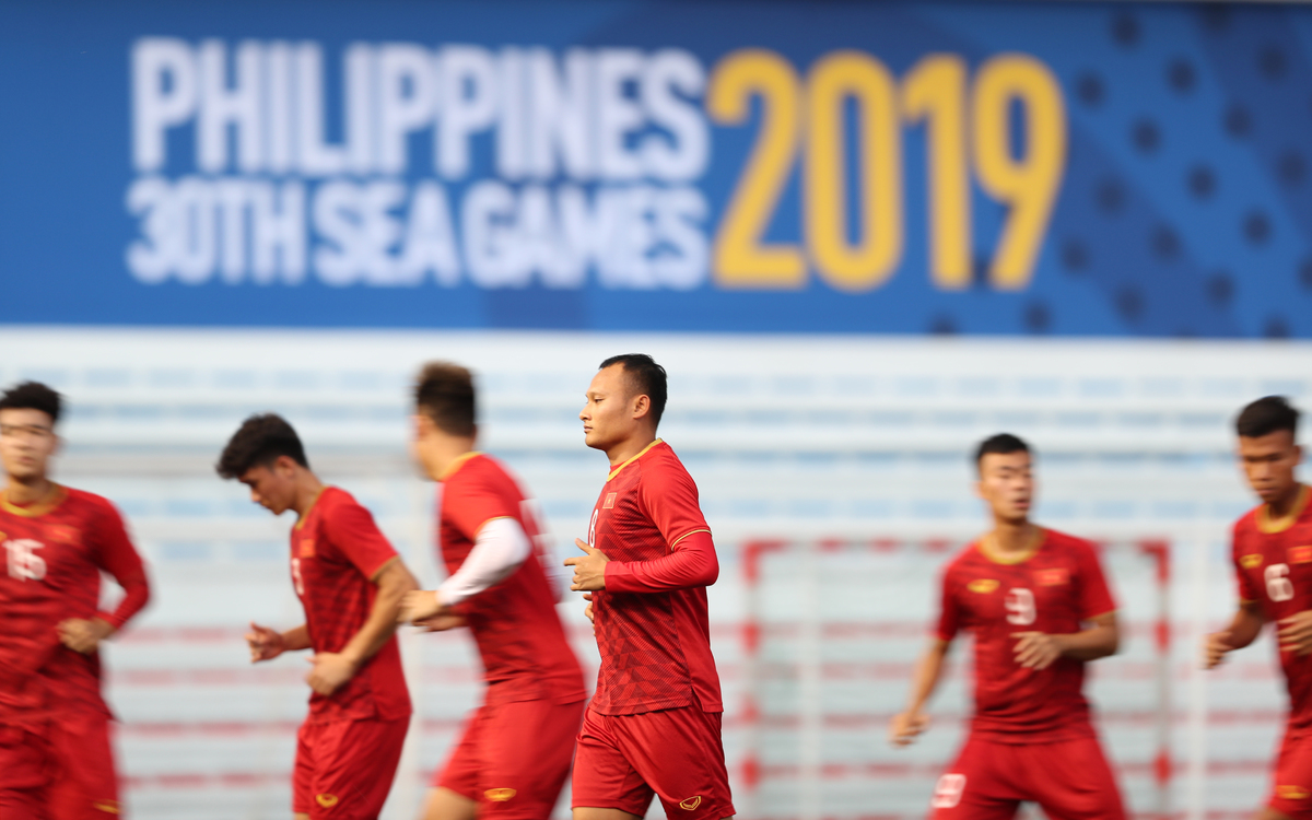 Việt Nam tập buổi đầu ở Philippines