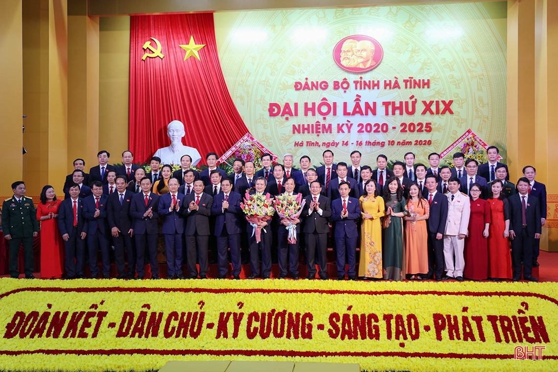 Toàn cảnh Đại hội Đảng bộ Hà Tĩnh lần thứ XIX, nhiệm kỳ 2020 - 2025