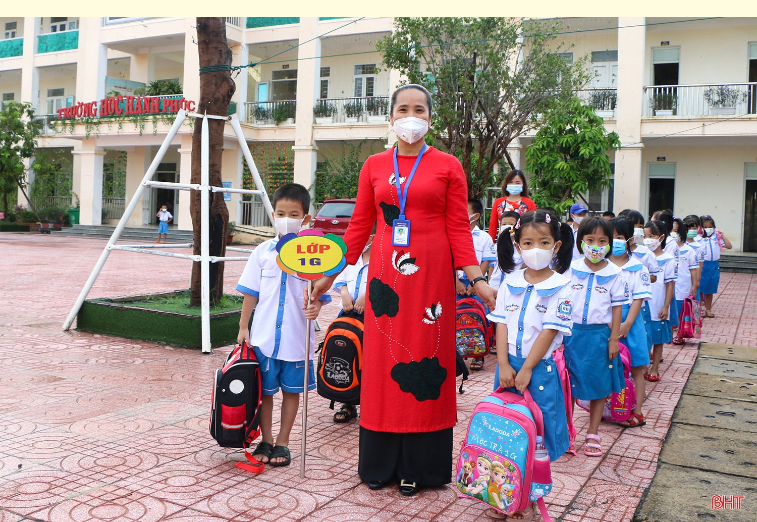 Trách nhiệm, quyết liệt, nhân văn, Hà Tĩnh kiểm soát tốt dịch COVID-19 và đẩy mạnh phát triển kinh tế - xã hội