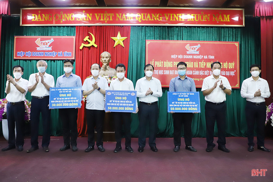 Hiệp hội Doanh nghiệp Hà Tĩnh phát động ủng hộ Quỹ Hỗ trợ học sinh đạt điểm cao, hoàn cảnh đặc biệt khó khăn vào đại học”