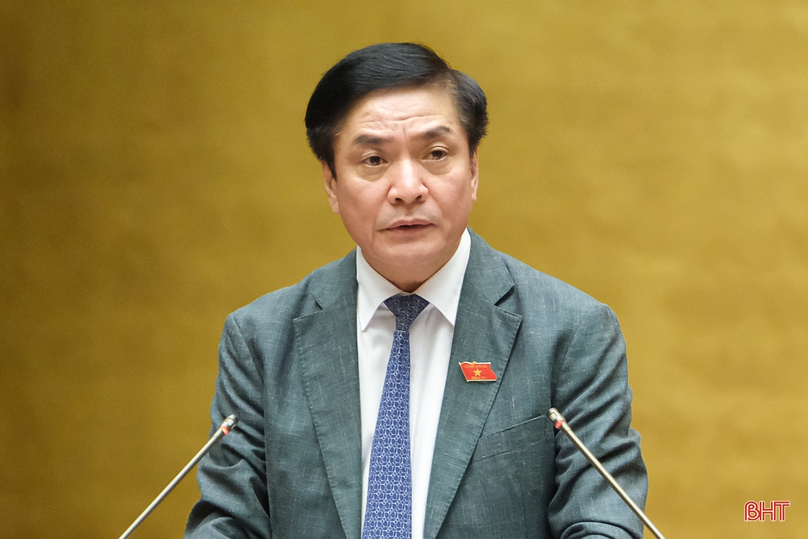 Đại biểu Quốc hội Hà Tĩnh biểu quyết thông qua Nghị quyết về Chương trình giám sát của Quốc hội năm 2023