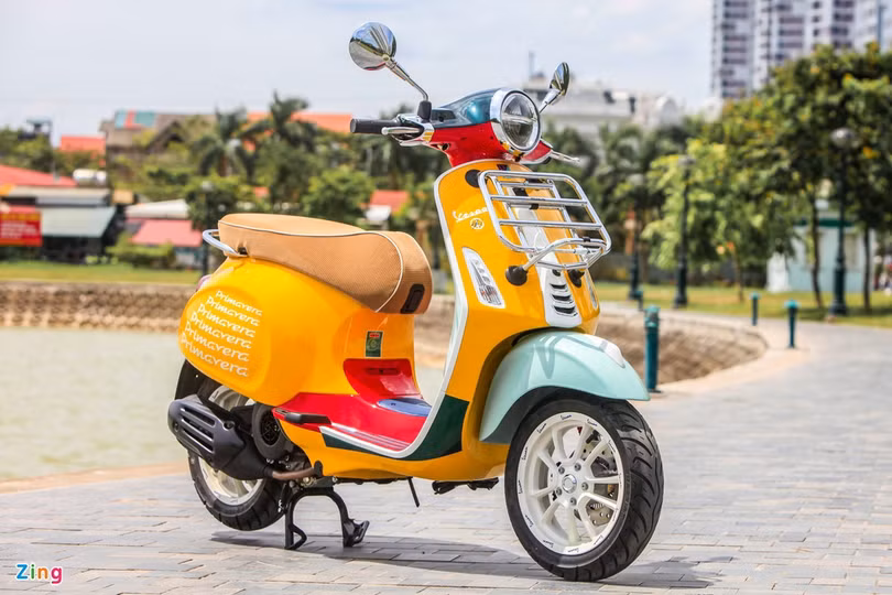 Chi tiết Vespa Primavera Sean Wotherspoon tại Việt Nam ảnh 1 Chi tiết Vespa Primavera bản giới hạn 50 chiếc tại Việt Nam, giá 135 triệu